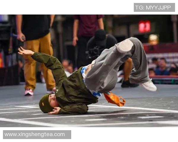 南京街舞队的盯防策略分析与表现评估探讨